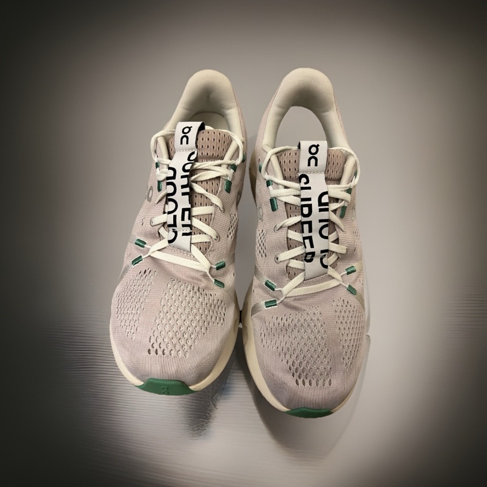 On Running Cloudstratus in White and Gray - image 2